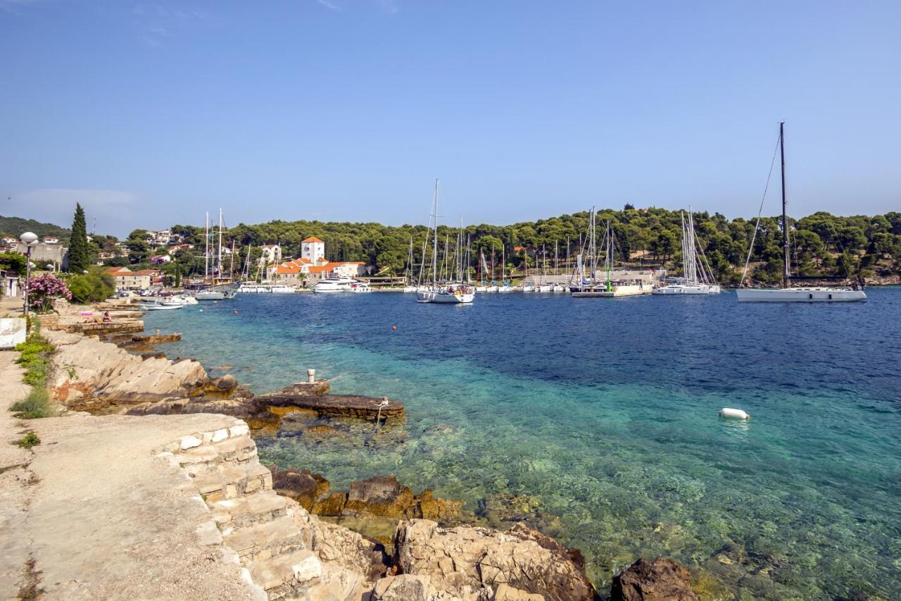 Seaside Holiday House Maslinica, Solta - 13965 Grohote Bagian luar foto