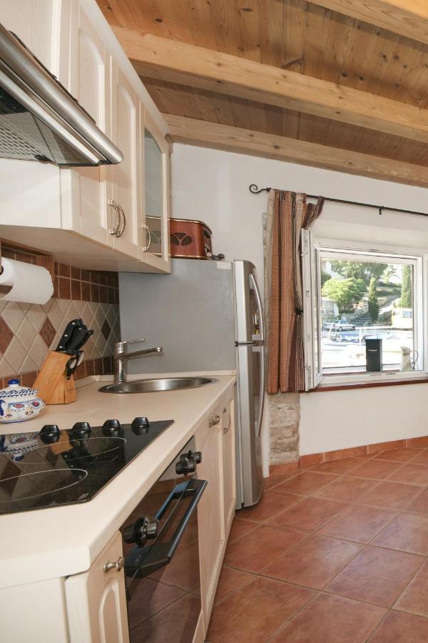 Seaside Holiday House Maslinica, Solta - 13965 Grohote Bagian luar foto